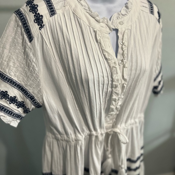 Ivy City Co Santorini White and Navy Maxi Dress - Picture 4 of 8